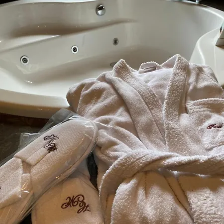 Malvasia - Adults Only Cabezón de Liébana