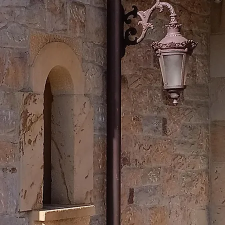 Malvasia - Adults Only Cabezón de Liébana