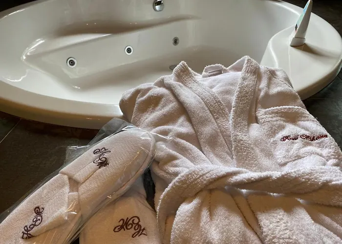 Malvasia - Adults Only Cabezón de Liébana